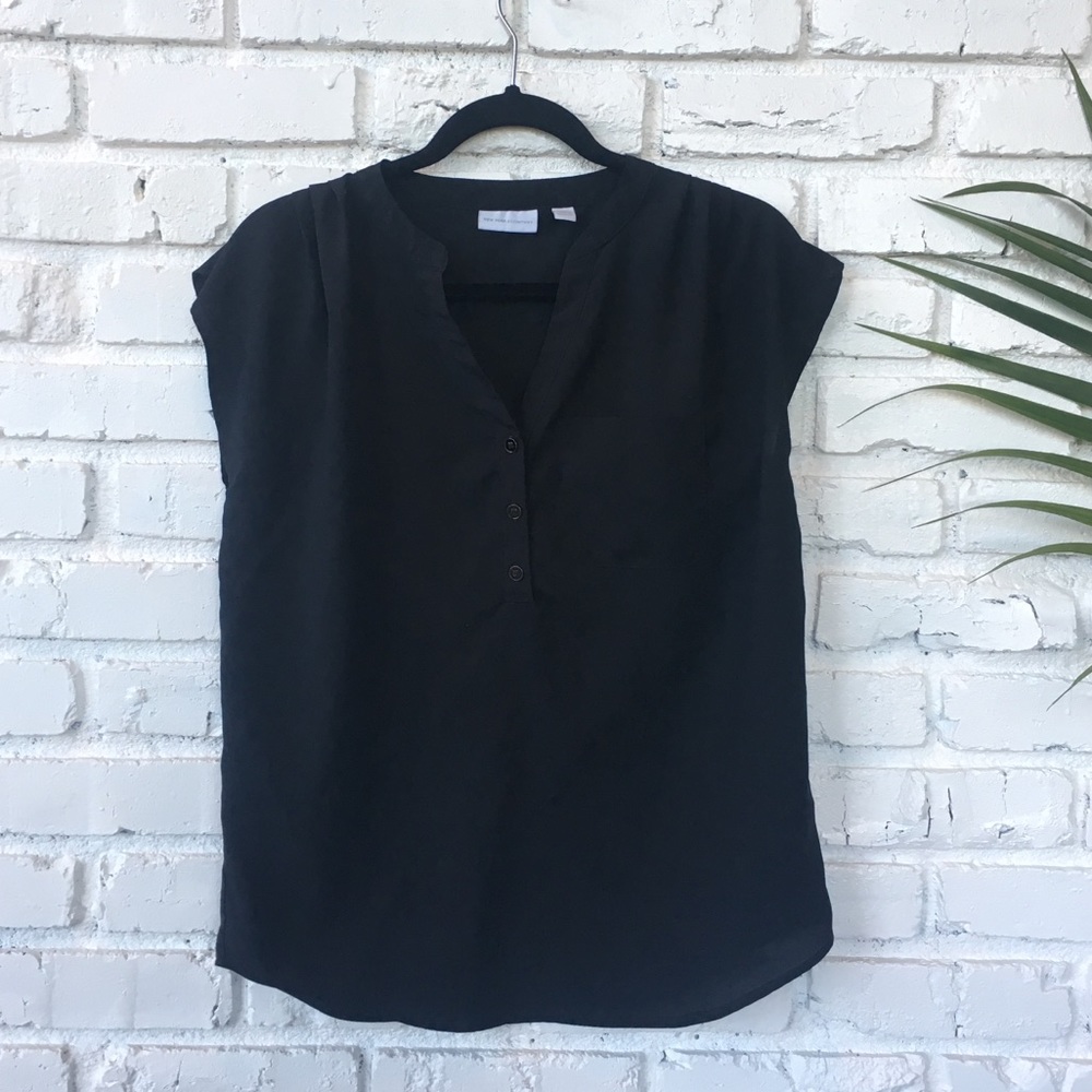 💥Sale! New York & Co. black cap sleeve blouse
